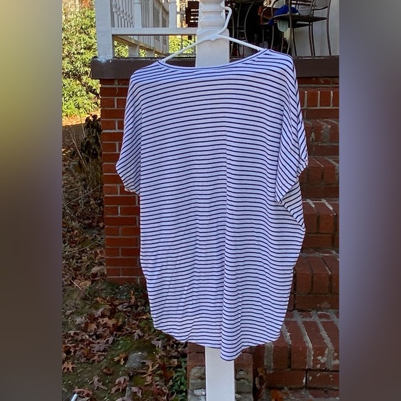 Express One Eleven V-Neck High Low Striped Top Short Sleeve Size Large - Picture 4 of 15